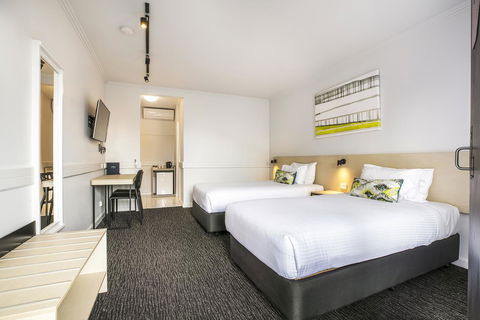 Nightcap At Matthew Flinders Hotel - Sydneys Hotel 19