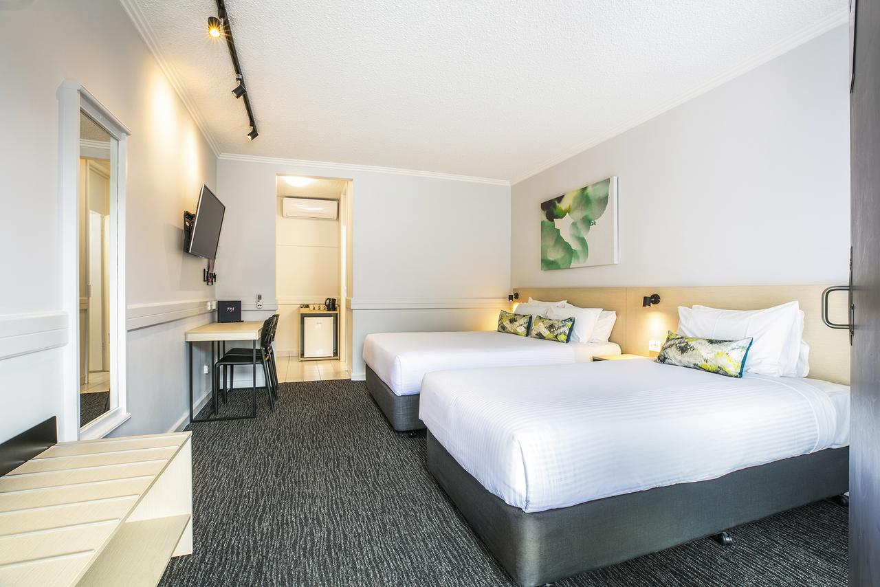 Chadstone VIC Sydneys Hotel