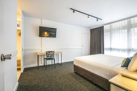 Nightcap At Matthew Flinders Hotel - Sydneys Hotel 21