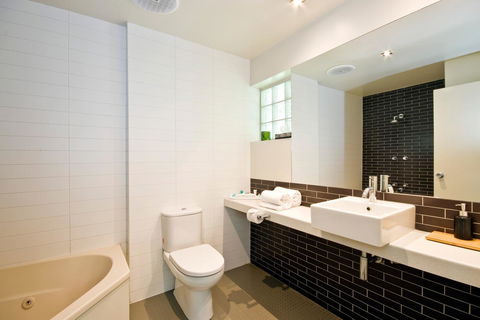 Lorne Bay View Motel - Sydneys Hotel 28