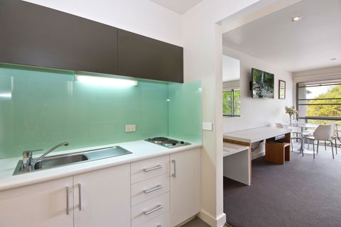 Lorne Bay View Motel - Sydneys Hotel 27