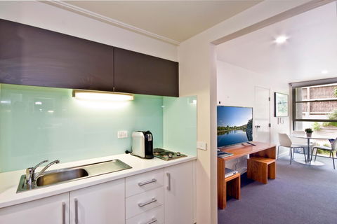 Lorne Bay View Motel - Sydneys Hotel 41
