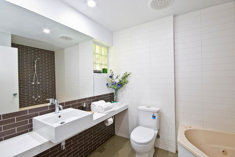 Lorne Bay View Motel - Sydneys Hotel 17