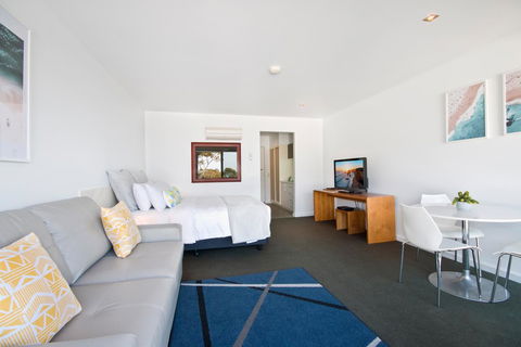 Lorne Bay View Motel - Sydneys Hotel 10