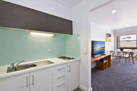 Lorne Bay View Motel - Sydneys Hotel 34