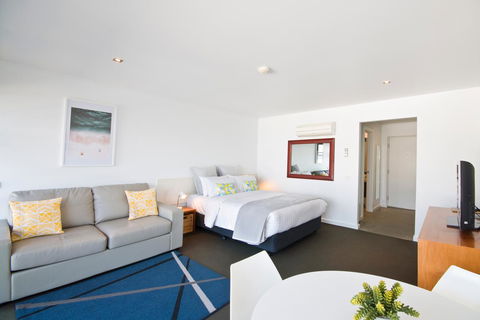 Lorne Bay View Motel - Sydneys Hotel 11