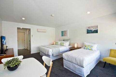 Lorne Bay View Motel - Sydneys Hotel 31