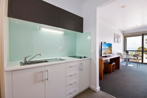 Lorne Bay View Motel - Sydneys Hotel 7