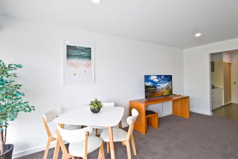 Lorne Bay View Motel - Sydneys Hotel 19