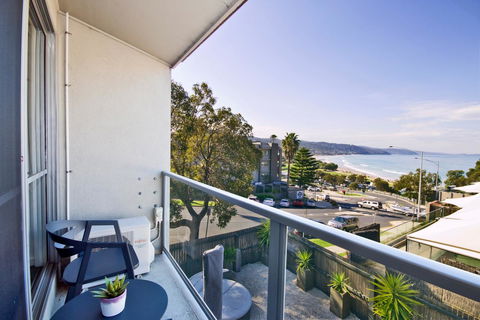 Lorne Bay View Motel - Sydneys Hotel 9