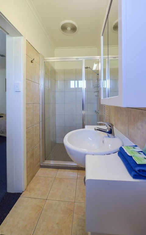 Heyfield Motel And Apartments - Sydneys Hotel 22