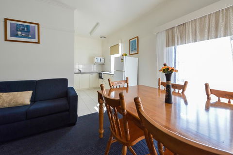 Heyfield Motel And Apartments - Sydneys Hotel 23