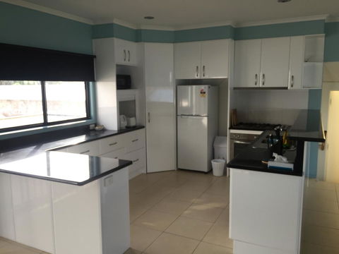 Heyfield Motel And Apartments - Sydneys Hotel 43