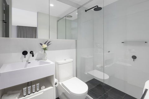 Imagine Lighthouse - Sydneys Hotel 39