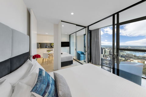 Imagine Lighthouse - Sydneys Hotel 26