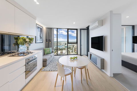 Imagine Lighthouse - Sydneys Hotel 4