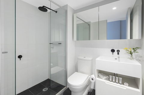 Imagine Lighthouse - Sydneys Hotel 37