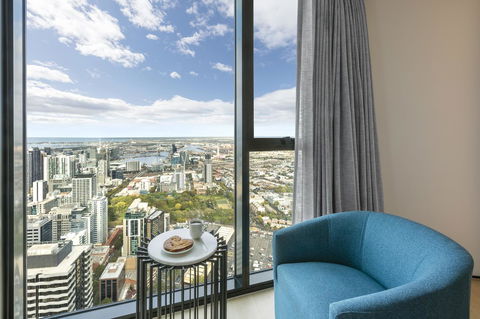 Imagine Lighthouse - Sydneys Hotel 18
