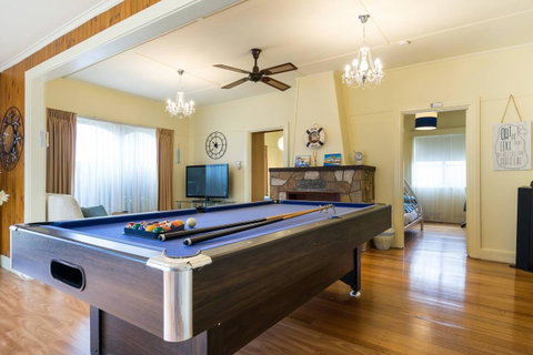 Nautique Beach House - Sydneys Hotel 4