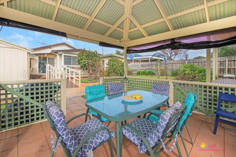 Nautique Beach House - Sydneys Hotel 19