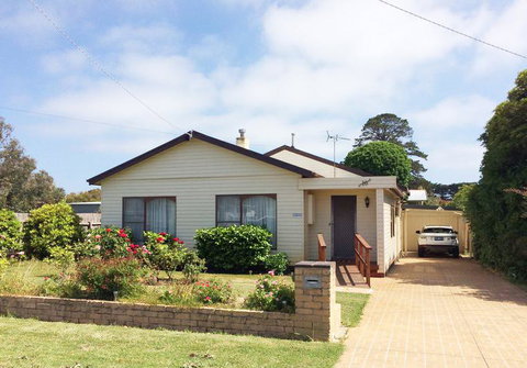 Nautique Beach House - Sydneys Hotel 21