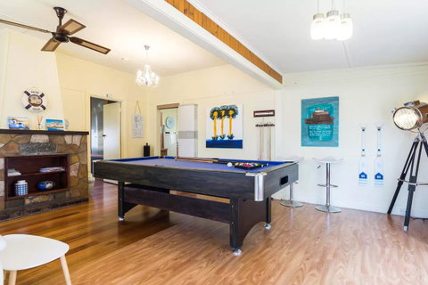 Nautique Beach House - Sydneys Hotel 5