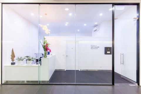 Melbourne SkyHigh Apartments - Sydneys Hotel 10