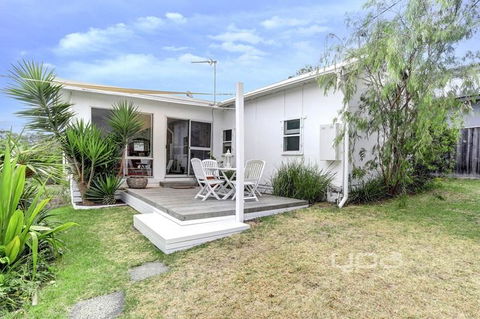 Dromana Holiday Beach House - Sydneys Hotel 14
