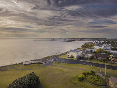 Clifftop Apartments Portland Vic - Sydneys Hotel 3