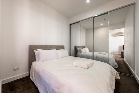 Amazing Accommodations: Vogue - Sydneys Hotel 38