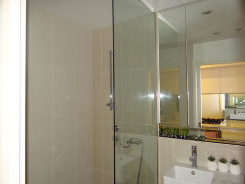 Amazing Accommodations: Vogue - Sydneys Hotel 1