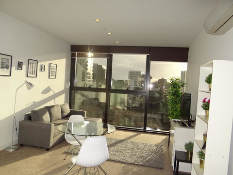 Amazing Accommodations: Vogue - Sydneys Hotel 16