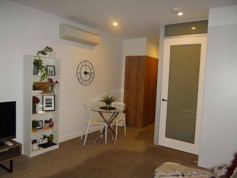 Amazing Accommodations: Vogue - Sydneys Hotel 4