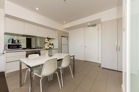 Amazing Accommodations: Vogue - Sydneys Hotel 31