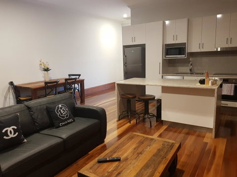 Sublime Spa Apartments - Sydneys Hotel 5