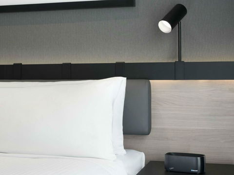 Vibe Hotel Melbourne Docklands - Sydneys Hotel 13