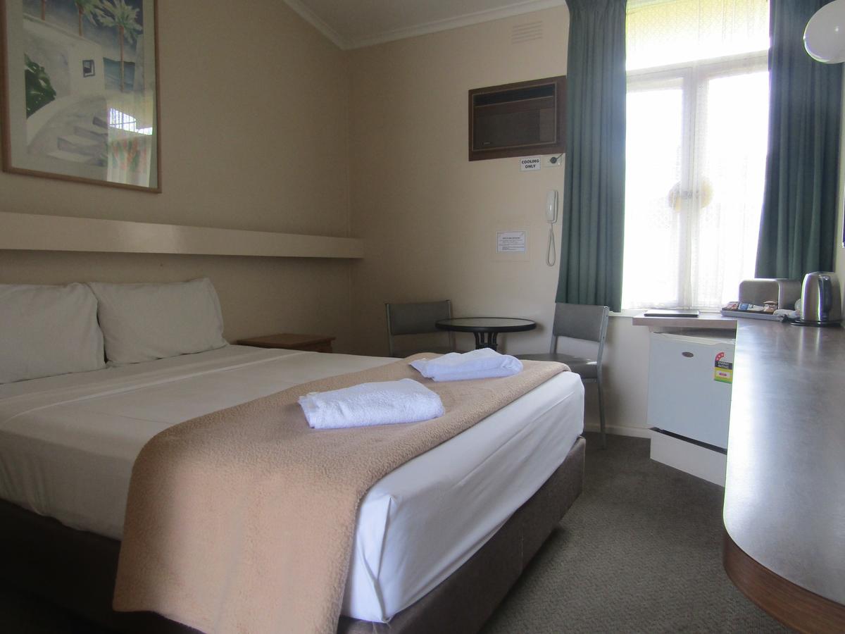 Wodonga VIC Sydneys Hotel