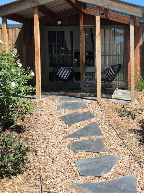 The Cosy Bungalow - Sydneys Hotel 11