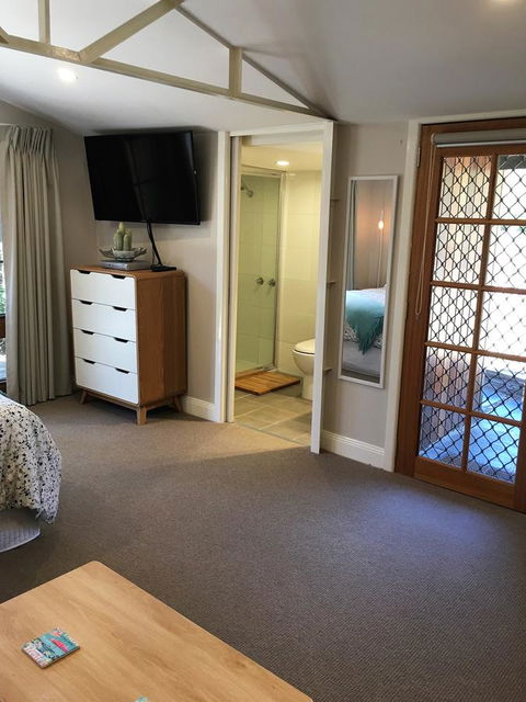 The Cosy Bungalow - Sydneys Hotel 3