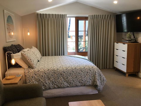 The Cosy Bungalow - Sydneys Hotel 5