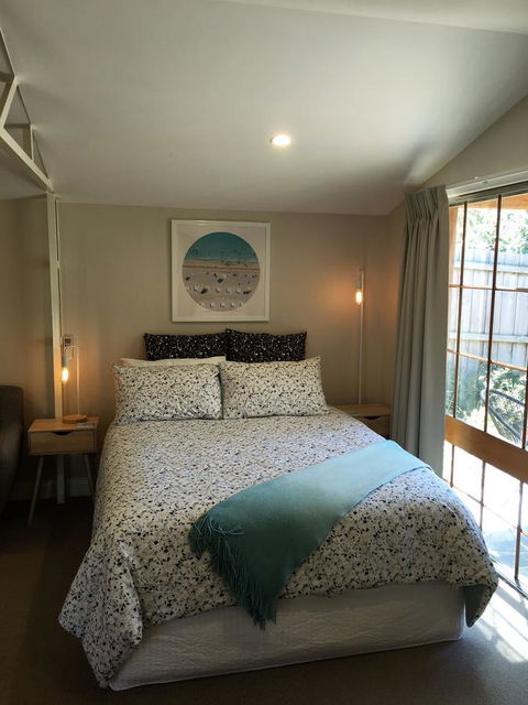 The Cosy Bungalow - Sydneys Hotel 4