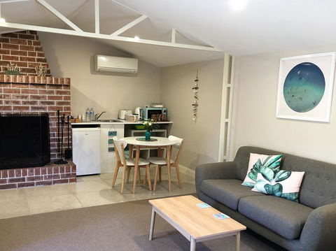 The Cosy Bungalow - Sydneys Hotel 7