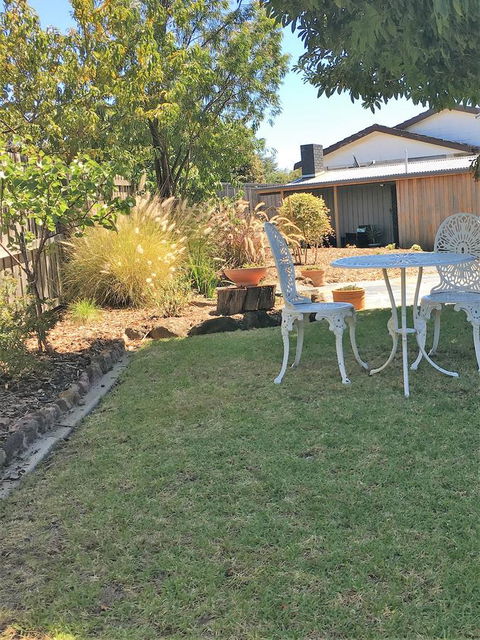 The Cosy Bungalow - Sydneys Hotel 15