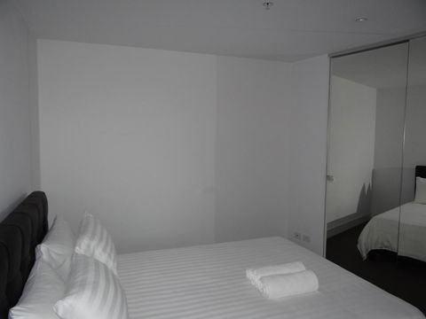 Amazing Accommodations : South Yarra - Sydneys Hotel 6
