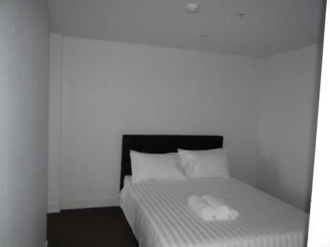 Amazing Accommodations : South Yarra - Sydneys Hotel 7
