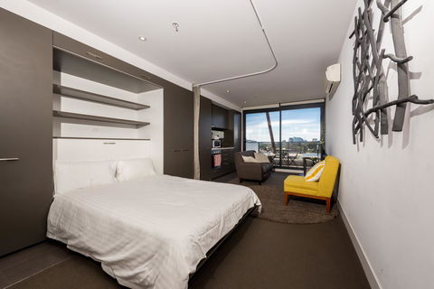Amazing Accommodations : South Yarra - Sydneys Hotel 29