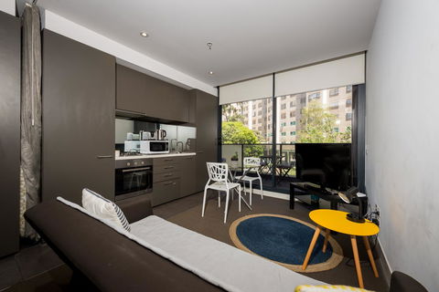 Amazing Accommodations : South Yarra - Sydneys Hotel 17