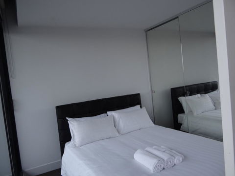 Amazing Accommodations : South Yarra - Sydneys Hotel 10
