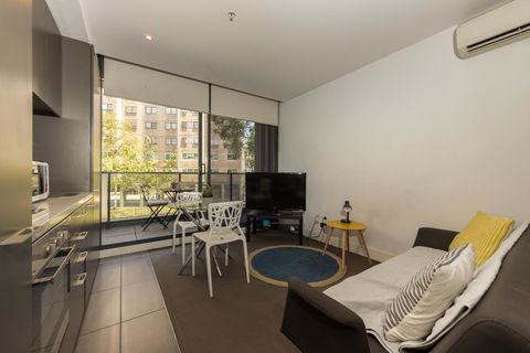 Amazing Accommodations : South Yarra - Sydneys Hotel 14