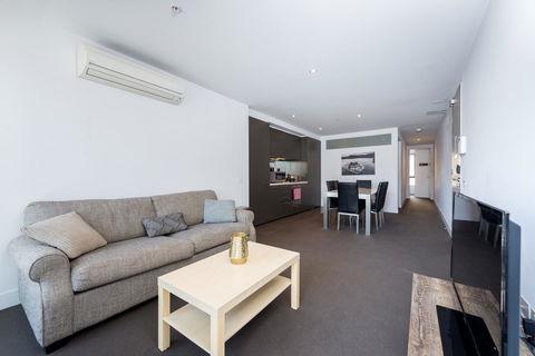 Amazing Accommodations : South Yarra - Sydneys Hotel 44